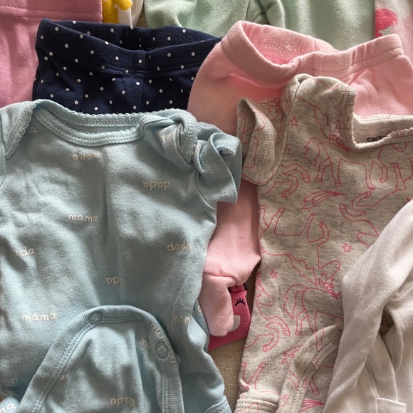 Baby Girl Clothing Lot of 44 two-piece sets, Sleeeper and Onesies Size 3 months. - Picture 9 of 9